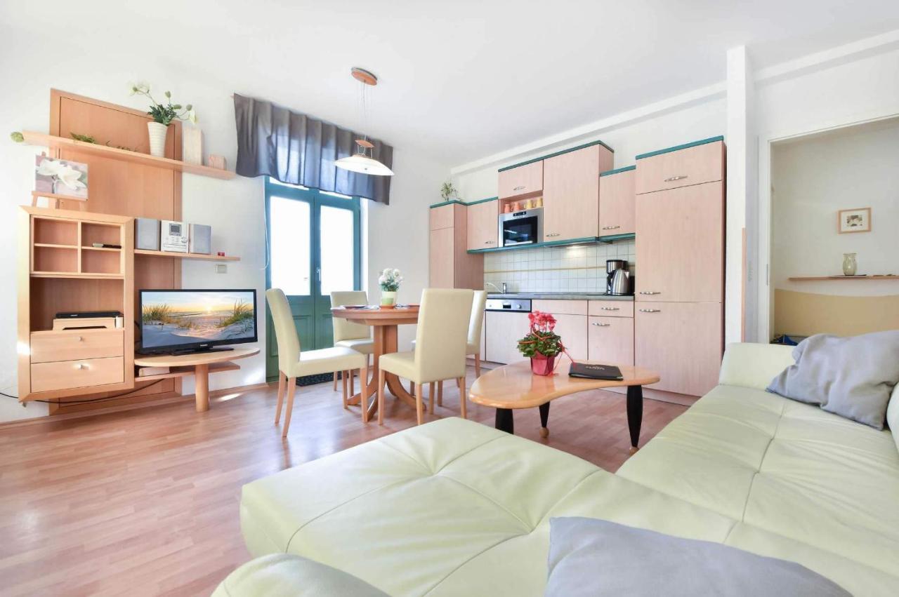 Appartement Frohsinn 16 *